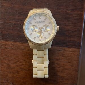 Michael Kors Cream and Gold Watch women’s